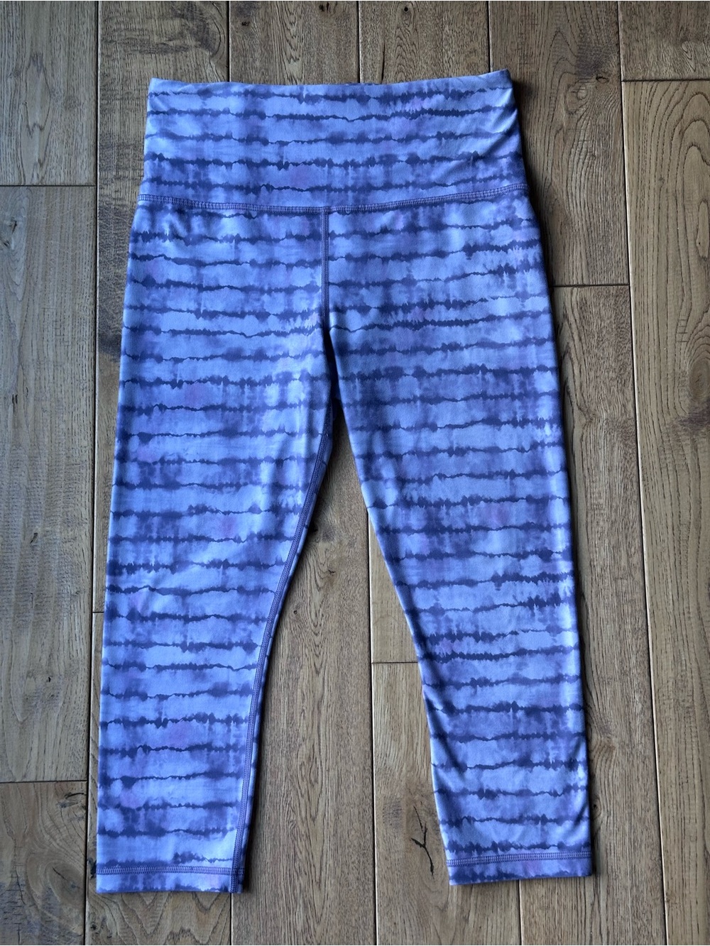 Athleta Elation Printed Capri Leggings size Medium